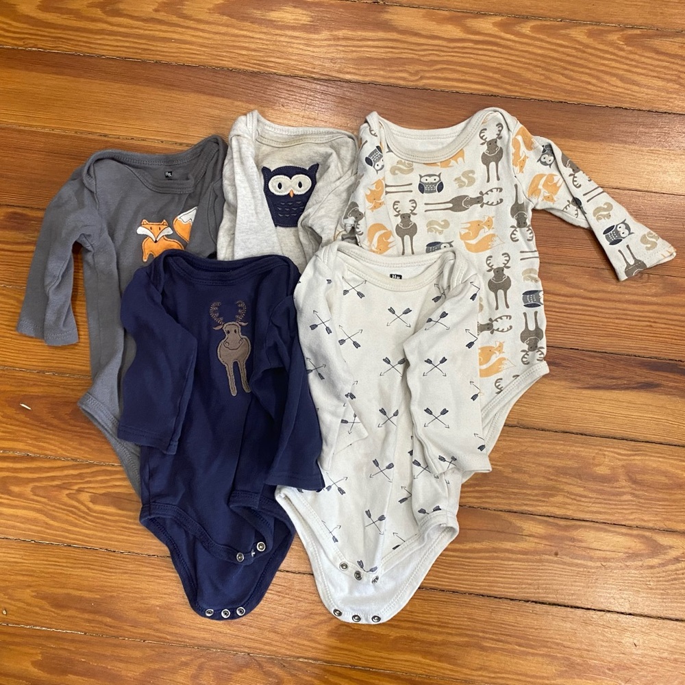 Hudson Baby 6-9m long sleeved onesie bundle